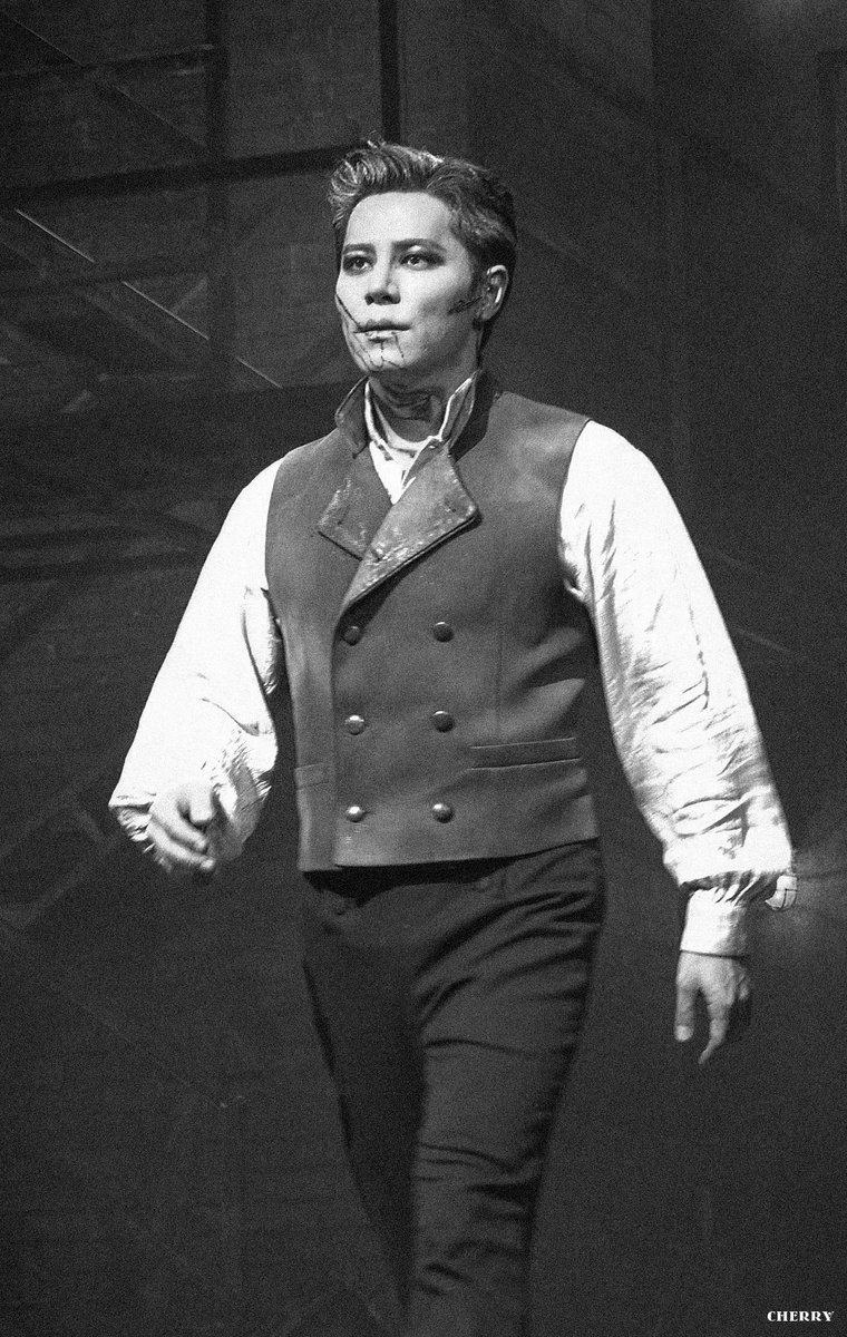 221217 스위니토드 커튼콜

스위니토드 l #이규형