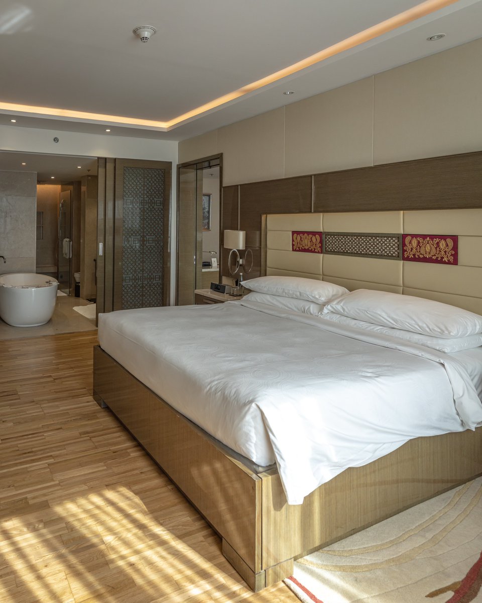 ompsyram's tweet photo. I clicked some photos of Hotel in my city Mumbai as I was invited for a staycation 

Lifestyle and Architecture Photography 

Thank you for the wonderful luxurious experience @JWSahar https://t.co/SUjBoBioHC