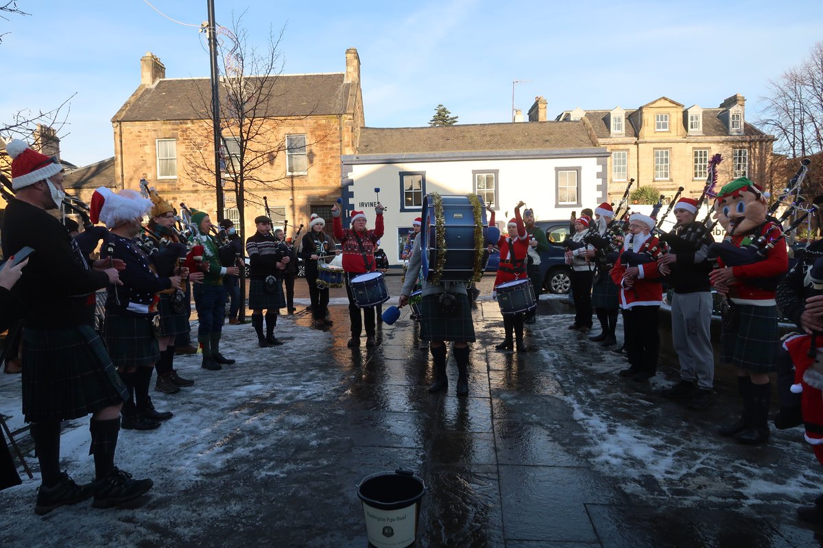 RailActionGrpES's tweet photo. Last Haddington Farmers Market of 2022. As always great interest from everyone visiting the market. RAGES has a meeting with the Scottish Transport Minister in January to discuss the case for a station for Haddington. https://t.co/5ox2UzgTse