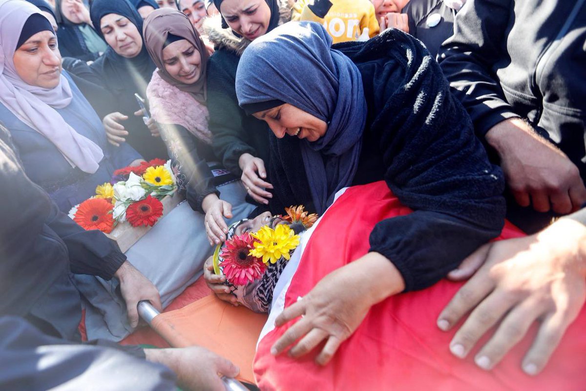 Timesofgaza's tweet photo. Motherhood under the lsraeli occupation. https://t.co/OMTXDFflnx
