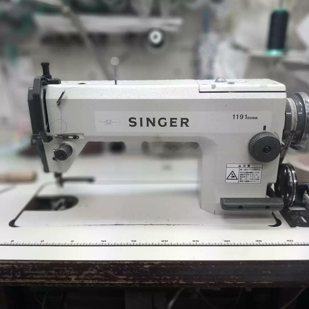 mishinyakonishi's tweet photo. 【1191D200A】
#singer 工業用ミシン
糸切れもなく糸調子は安定
修理完了です
#singersewing #singersewingmachine #mishin #sewing #sewingmachine #machine #monochrome #シンガー #シンガーミシン #ミシン #ミシン屋 #モノクロ #モノクロ写真 https://t.co/cTK1Q7PYlT