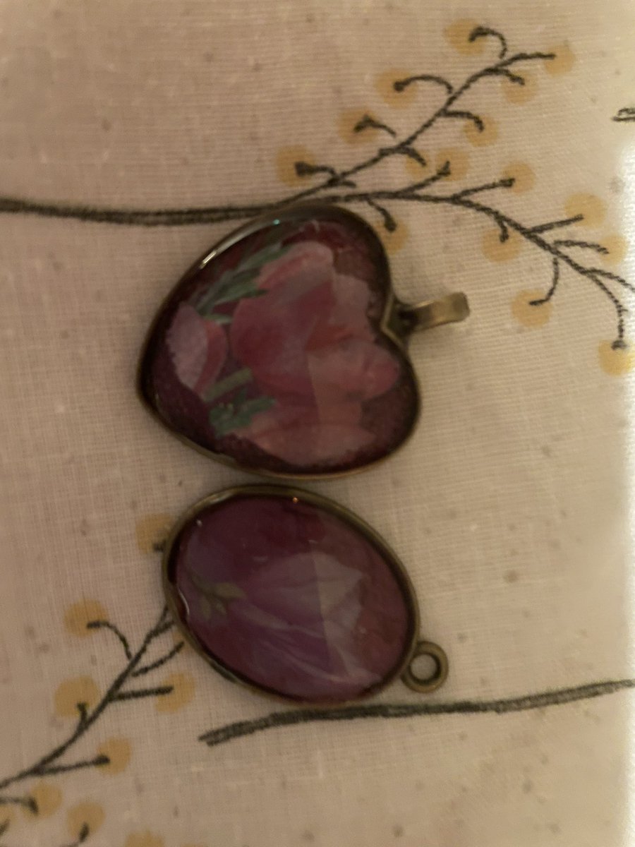 New selection chains available in silver copper and fabric in many colours. Fabric standard length chains length as required. #chains #pendant #handmade #craft #jewellery #ladies  #flowers #fashion #gifts #special #occasion #birthday #anniversary #mothersday #mam #mothers