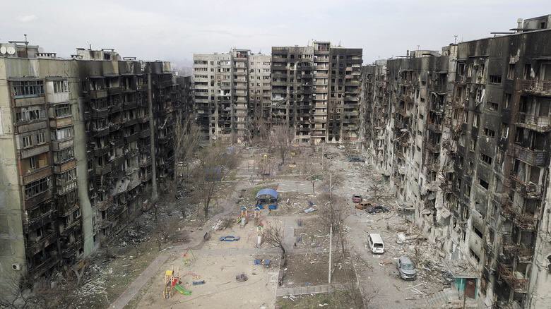 Kristie (@thepastistense) on Twitter photo <a href="/bayraktar_1love/">Special Kherson Cat 🐈🇺🇦</a> Just one year ago…..Mariupol was an exciting cosmopolitan city, dancing with Christmas lights and goodwill….and now it looks like this…..
It will rise again…#SlavaUkrayini <a href="/bayraktar_1love/">Special Kherson Cat 🐈🇺🇦</a> Just one year ago…..Mariupol was an exciting cosmopolitan city, dancing with Christmas lights and goodwill….and now it looks like this…..
It will rise again…#SlavaUkrayini