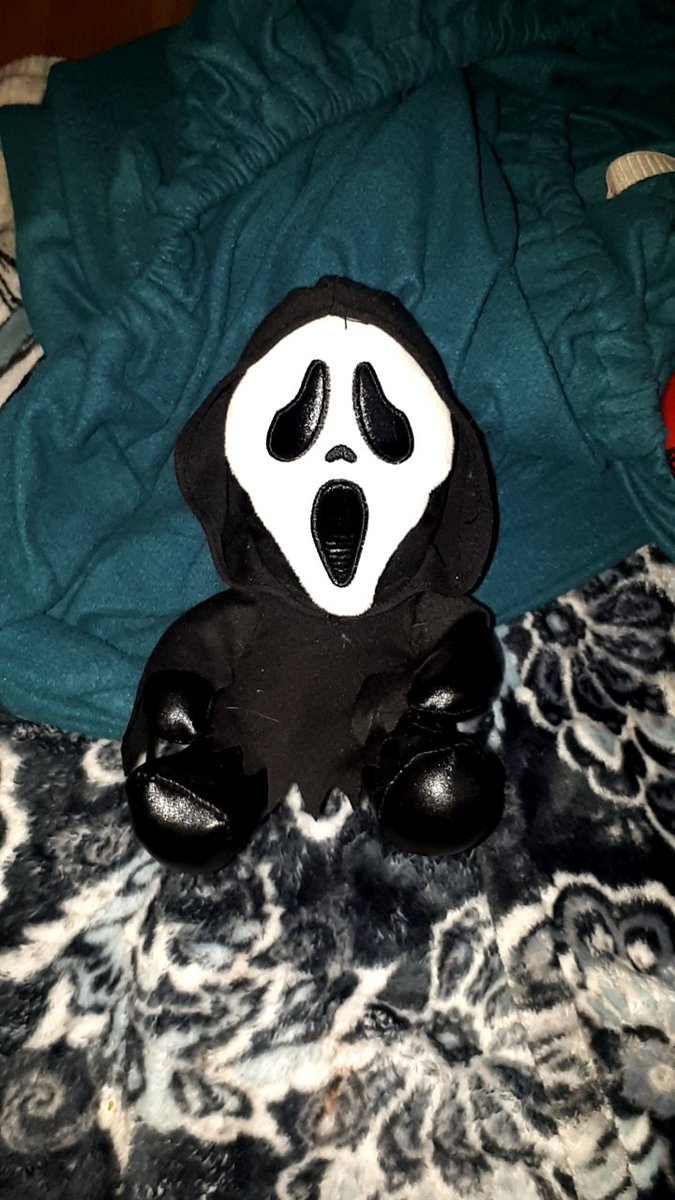 SkittlesSquid's tweet photo. This lil dude 😌
×
#ghostface #ghostfaceplush #screamghostface #scream #horrormovie https://t.co/WLenaC2i28