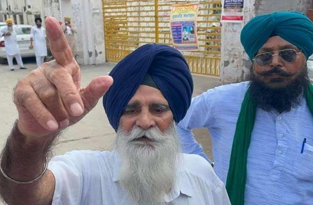 punjabkesari's tweet photo. HSGPC के प्रधान जगदीश झींडा ने अपने पद से दिया इस्तीफा, राज्यपाल को पत्र लिखकर बताई वजह
https://t.co/4gNuHHryLl
#haryana #haryanasikhgurudwaraprabandhakcommittee #HSGPCpresident #jagdishsinghjhinda #resignes #resignationletter https://t.co/kyoUY0epnl