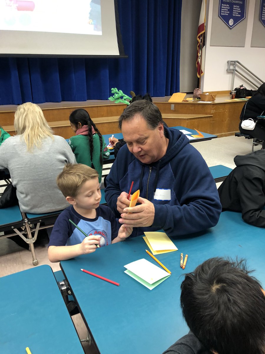 MPbvusd's tweet photo. Awesome McAuliffe Family Event yesterday!  After a week of collecting canned food for families, our parents and students gathered to put food baskets together and make cards for those receiving the baskets! Spreading kindness and holiday cheer!  #WeArePBV #mcauliffeexplorers https://t.co/g0KFJ6DDA4