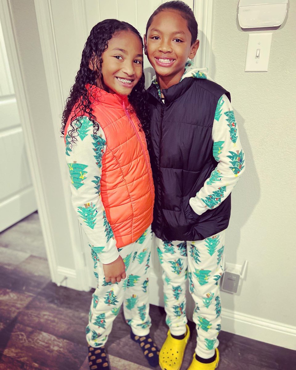 kowtran's tweet photo. Every now and then they show they DO love each other! #pajamaday #matchingsiblings https://t.co/1wT26NfjnY