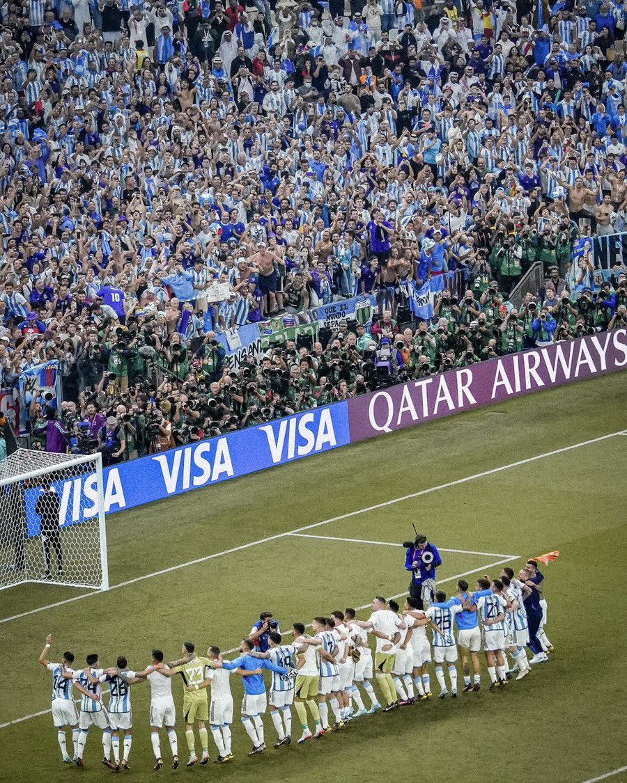 alferdez's tweet photo. Como millones de compatriotas, disfrutaré la Final de la Copa del Mundo en casa. Viviré este momento fantástico como hasta ahora, junto a mi gente. En la cancha van a estar los mejores de los nuestros y en la tribuna una gloriosa hinchada. 

Además, cábalas son cábalas 😉🤞🇦🇷 https://t.co/tCbRDWyd5n