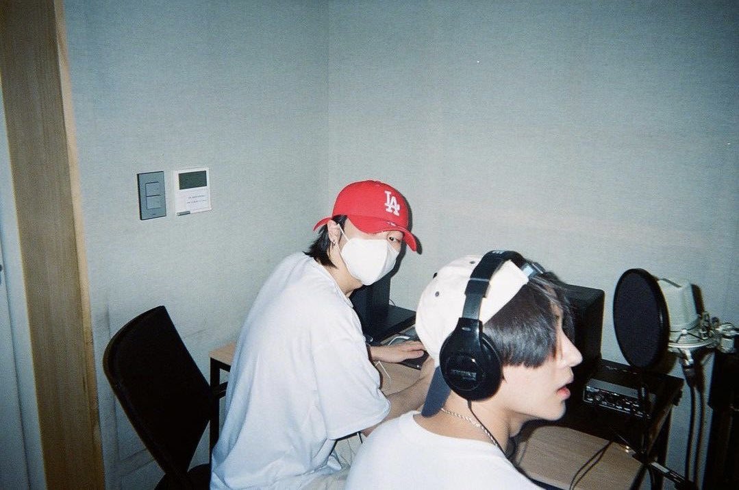 thadabeiq's tweet photo. While looking at the sky, I could still see their faces up there
#AESD #aeonselcaday #TraineeA @trainee_a https://t.co/FvwjV8Dnp0