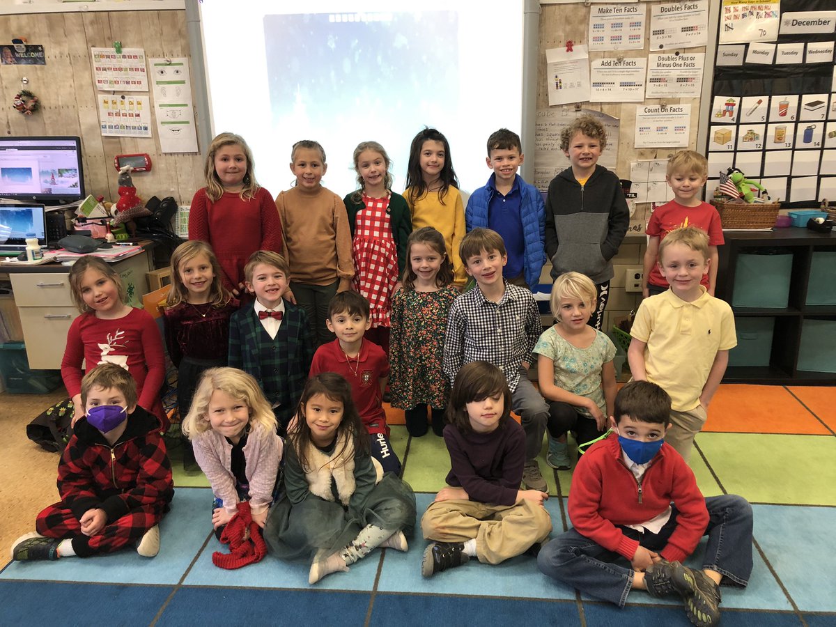 Mrs. Dippel’s class was all dressed up for the theater! @RodgersForgeES