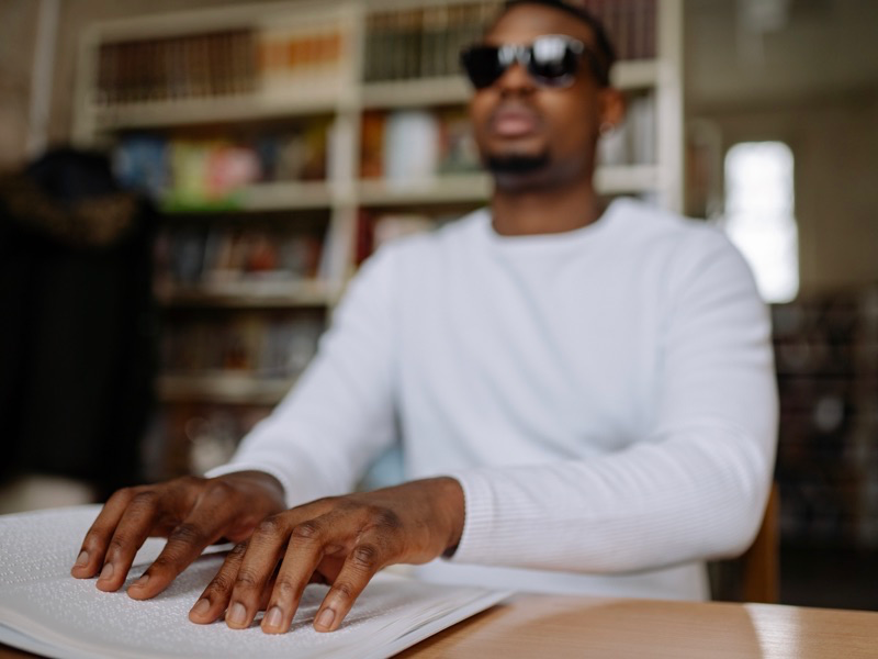 Welcome to Silent Book Club - a book club for introverts - where all you need is a book to read.

silentbook.club/blogs/events/m…