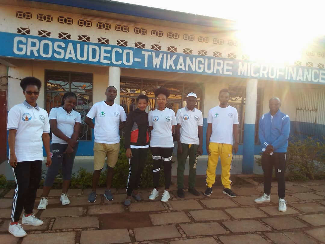 NTIRAMPEBAGerv6's tweet photo. La jeunesse burundaise est au point de reveil économique  et cela sans grâce  aux efforts  du gouvernement  Mvyeyi et Nkozi,@Secretariat_abg est le catalyseur de la jeunesse  burundaise. 
#ntarehouse
#paejburundi
#Pnud
#obr 
#abgburundi https://t.co/Dsee9DRzRW