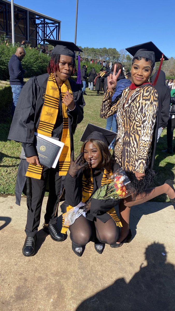 ItsBellaLaBelle's tweet photo. “College educated, she graduated!” 🎶♥️ https://t.co/Zhdqzkf1J3