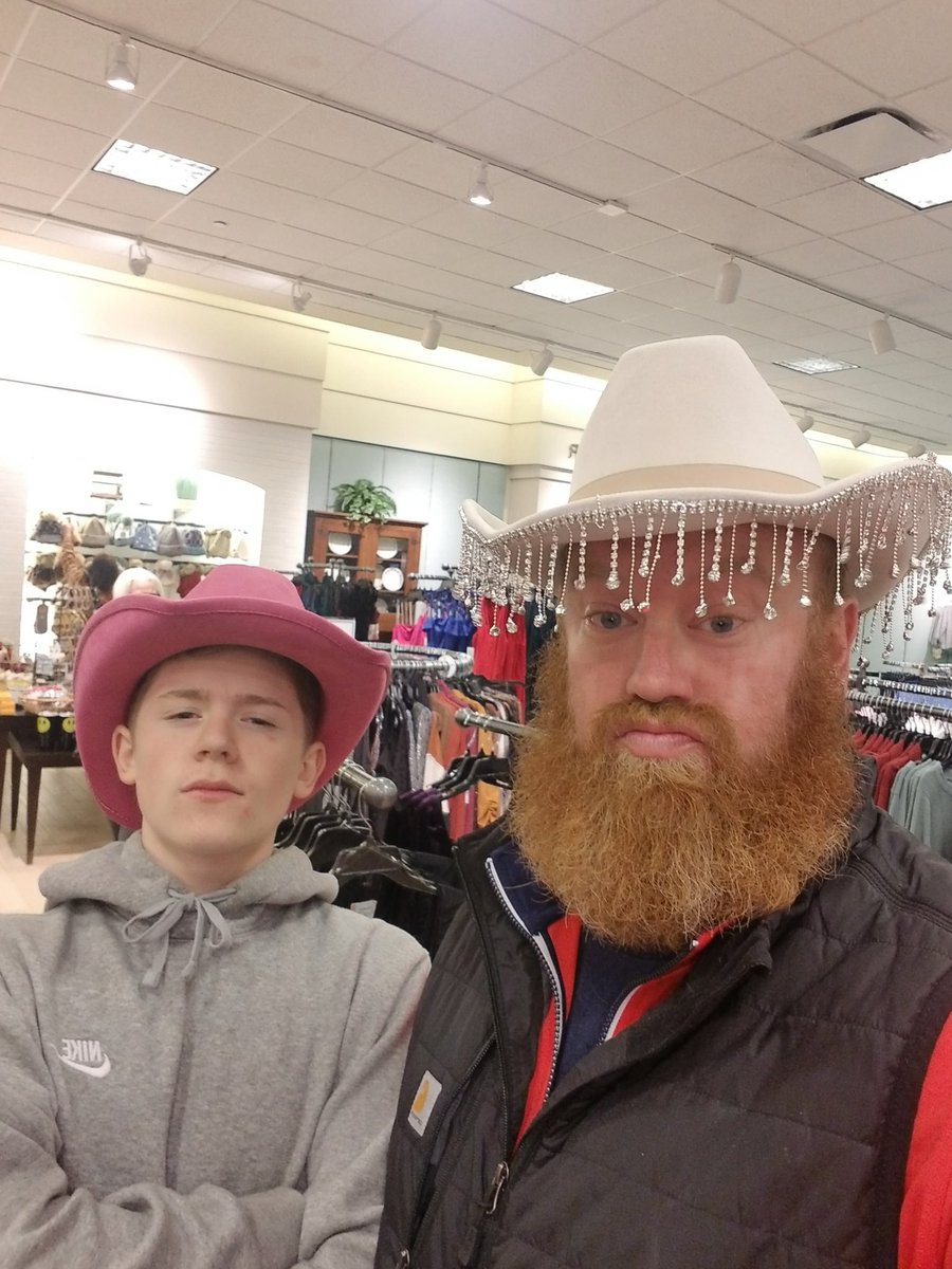 SuperTimG132's tweet photo. Kids talked me into getting Christmas shopping done a week earlier then my normal this year.... @MacgrathPaige might be regretting her decision ๐คท๐ผโโ๏ธ๐คท๐ผโโ๏ธ๐คท๐ผโโ๏ธ #fashionexpert #funnylooks #whypeoplelaughing https://t.co/D1vMlNhaJd