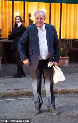 MaameAgyeiwaa36's tweet photo. This is the " man" who hates meghan so much that he dreams about her being lynched in public . He is the " queen " consort Camilla's  friend , who has been given a platform by the BM and the Palace to be gross  and abusive to  women who are better than them . https://t.co/zbhclTY6xJ