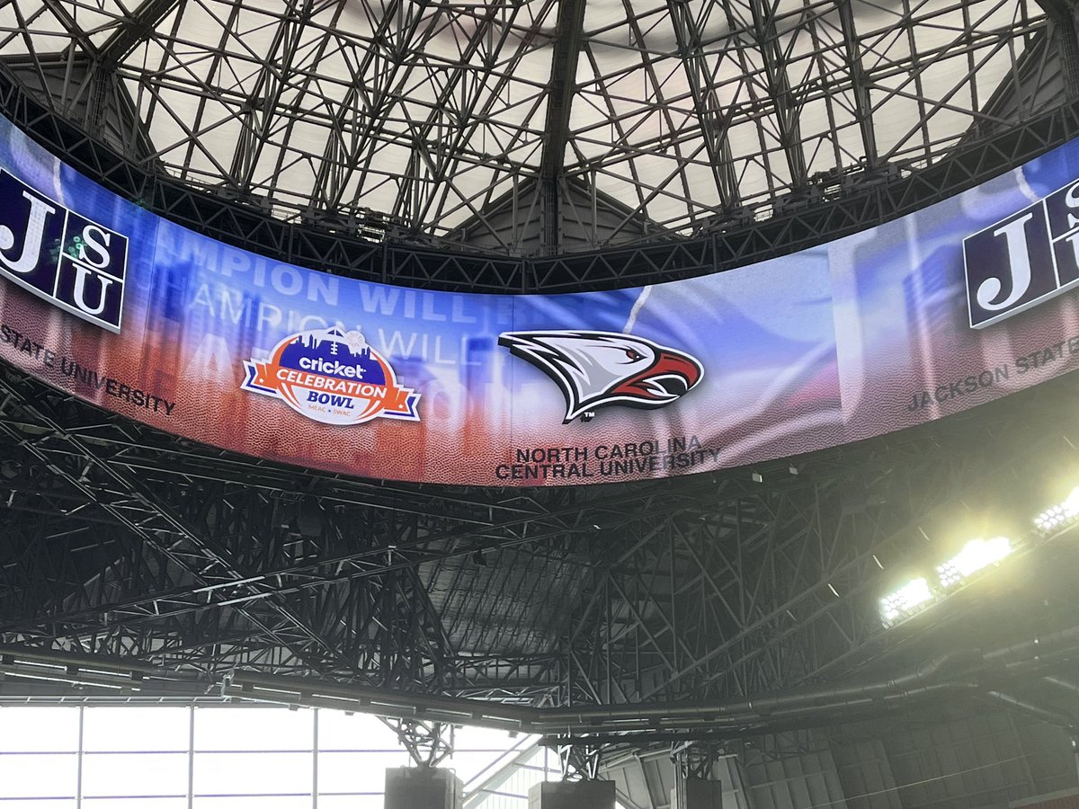 BcsnDrew's tweet photo. The office for the day.  @CelebrationBowl @MyBCSN1 @DrB365 @OandGStrikezone @theepregameshow @InsideHBCUFball @HBCUSportsLab1 @SportVoiceJW @06CarterK @HBCUNightly @DrKenyattaCavil https://t.co/oEFCh7agyV