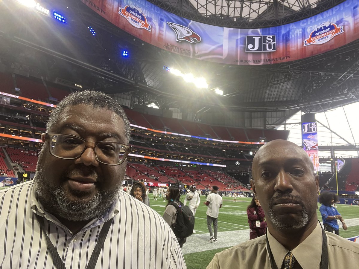 BcsnDrew's tweet photo. The office for the day.  @CelebrationBowl @MyBCSN1 @DrB365 @OandGStrikezone @theepregameshow @InsideHBCUFball @HBCUSportsLab1 @SportVoiceJW @06CarterK @HBCUNightly @DrKenyattaCavil https://t.co/oEFCh7agyV