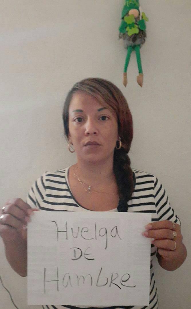 portalR7's tweet photo. Detida nos EUA, ativista diz que prefere 'morrer a voltar a Cuba' 

Yeilis Torres Cruz tentou entrar ilegalmente em território norte-americano ao fugir da ilha caribenha https://t.co/R2iNVJGWAg https://t.co/p11kddOATW