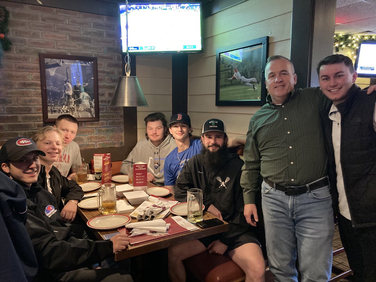 tannersbaseball's tweet photo. ⚾️99’s challenge winning photo unveiling! 2019 starting CF Jesse Stocker’s amazing full extension catch was voted #1 out of over 150 entries!⚾️ https://t.co/J8lZRRV6pc