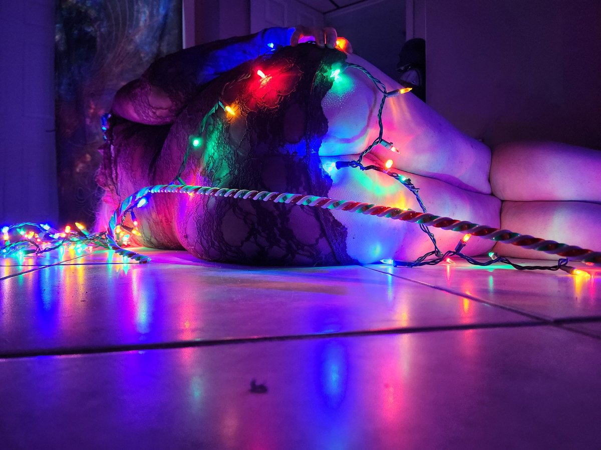 ImChubbyKitten's tweet photo. Hoe hoe hoe https://t.co/4YWloKOXD3