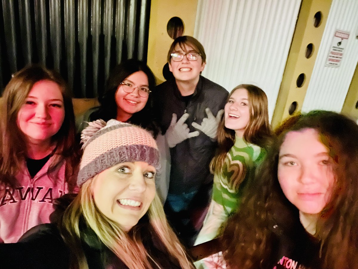CantonHSChoir's tweet photo. What a great way to end our final week together enjoying Holiday In The Park! We made sone great memories &amp; had a lot of fun! https://t.co/gvsVvhPl7E