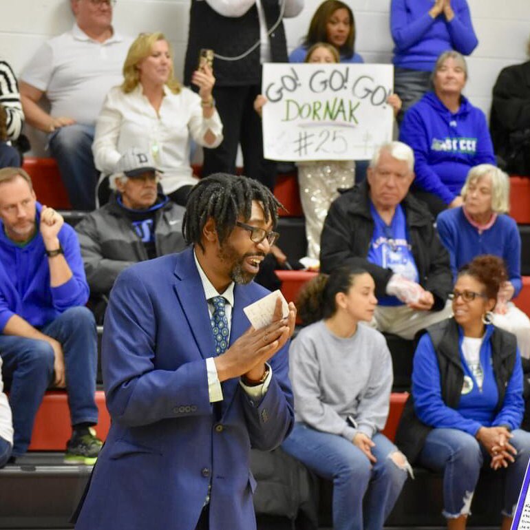 LaurieDornak's tweet photo. Love this Wheaton photo bomb of Coach! 😉💚💙💕#25squad @southlakes_gbb @JessicaDornak50 and thank you for the photos Reggie Copeland! #seahawkproud💚💙 https://t.co/cItNJLCdjF