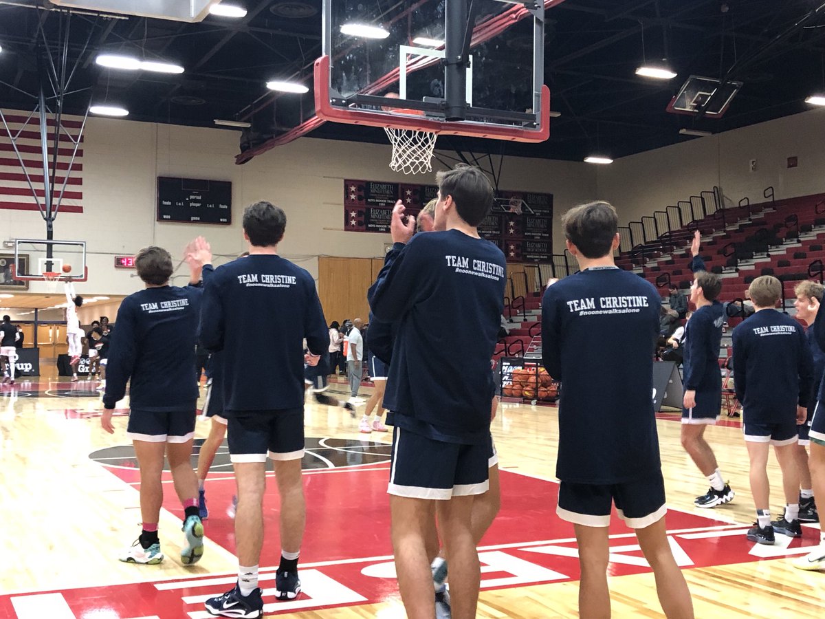 MikeKinneyHS's tweet photo. Touching and classy gesture by the Manasquan ⁦@SquanBoysBBall⁩ team. In honor of Christine Frauenheim - mother of junior guard Ryan - who died recently. #noonestandsalone
⁦@SquanAthletics⁩ https://t.co/QN946FUn7s