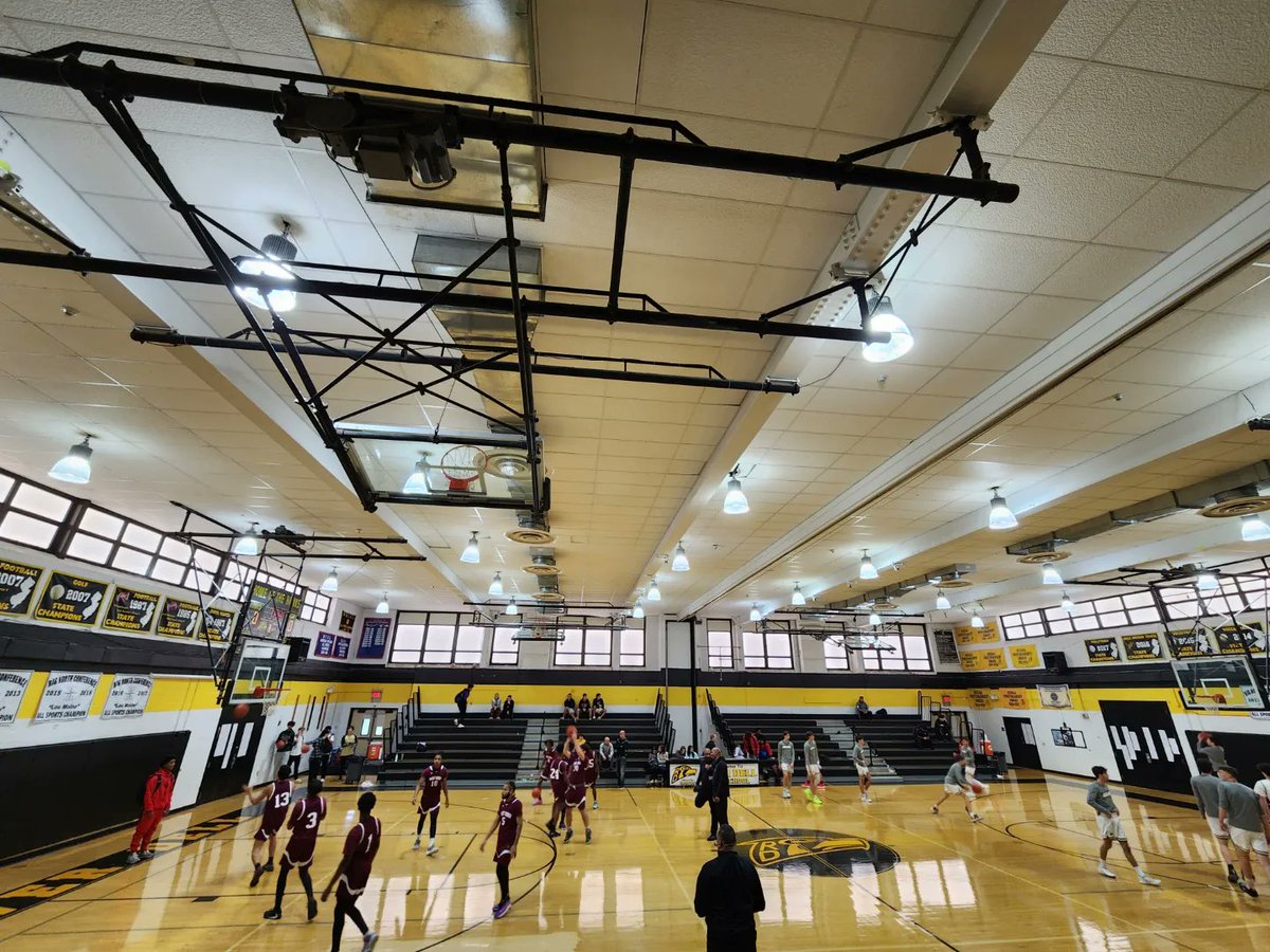SunilSportsNews's tweet photo. Here @RiverDellHS covering @rdbbba varsity game against #DwightMorrow for #TheOradellSportsRoundUp @patchlabs π https://t.co/NJEsscOqBr