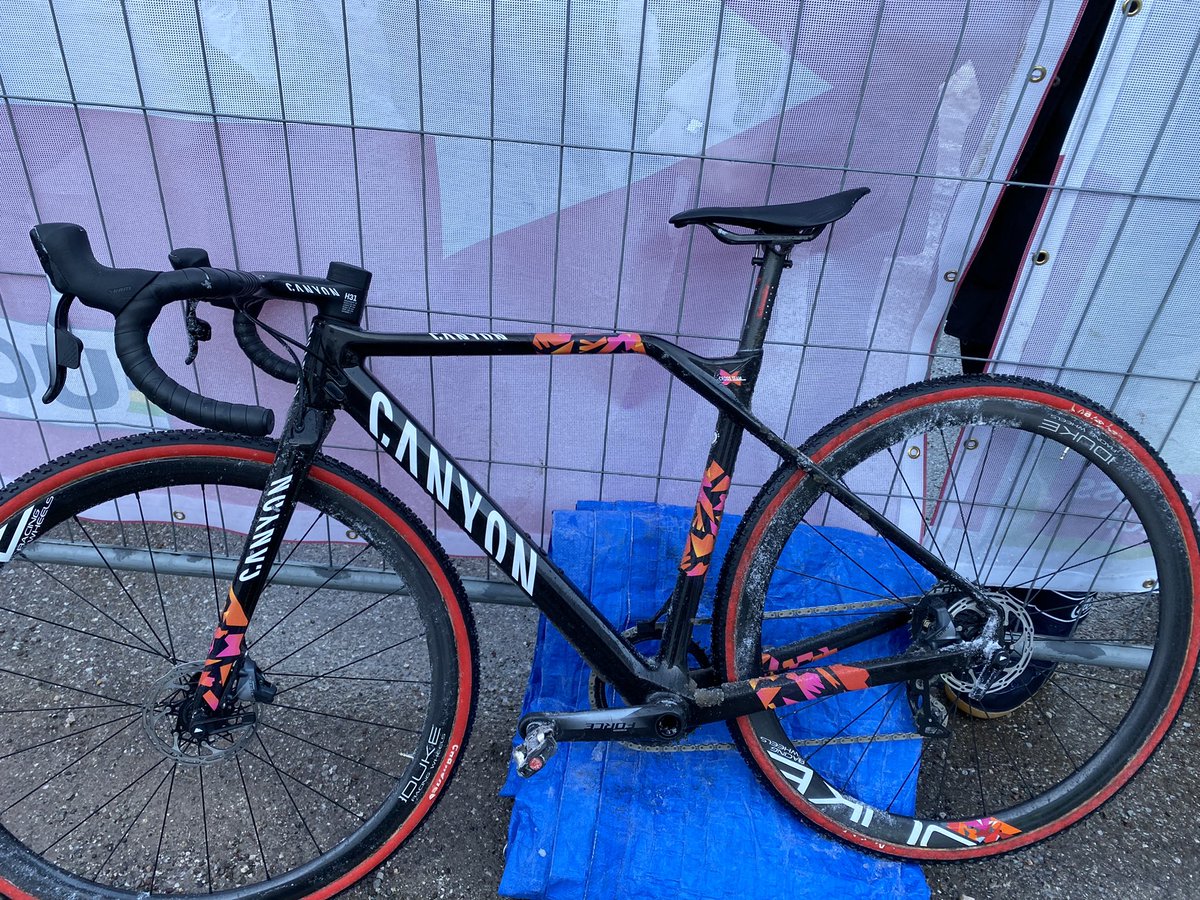 <a href="/chregirocha/">Christian Rocha</a> <a href="/kuhn_kev/">Kevin Kuhn</a> <a href="/TimonRuegg/">Timon Rüegg</a>