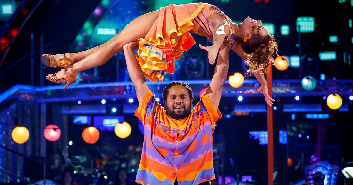 Time for #Strictly final. Whoever wins will deserve it.

However we have discovered a treasure in Hamza. His rhythm, joy &amp; humility must be wrapped in cotton wool.

BBC, make a nature doc co-hosted with David Attenborough &amp; Hamza. This young man could be the future of nature docs