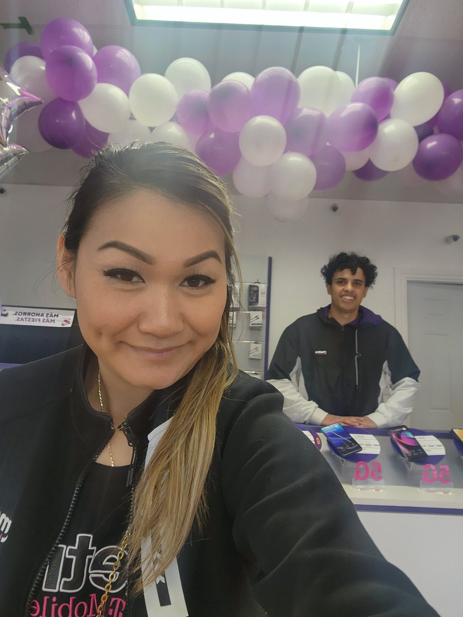Love the Energy and the Fire this store brings! They always go above and beyond in everything they do! Amazing Job Sac City Mobile on Mather! <a href="/JamesLeeWW/">James Lee</a> @pete_villalba <a href="/cemelton23/">Carmen Melton</a> <a href="/Ariel_Aragon1/">Ariel Aragon</a> <a href="/_nmontalban/">Nicole Montalban</a> <a href="/CoachBookt3/">Booker Perry III</a> @miguel_ram77
