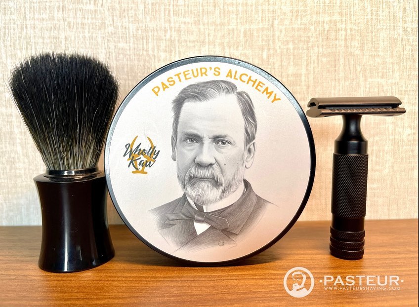 whollykaw's tweet photo. Shave of the Day Wholly Kaw released a limited edition soap and aftershave in honor of Leon Tarasenkoβs birthday, known as Pasteurβs Alchemy. Many already know, but Pasteurβs Pharmacy in New York City, is sort of a wet shaving mecca.
#pasteurshaving #newyork #shave #shaving #sha https://t.co/aUzvQFsOi3