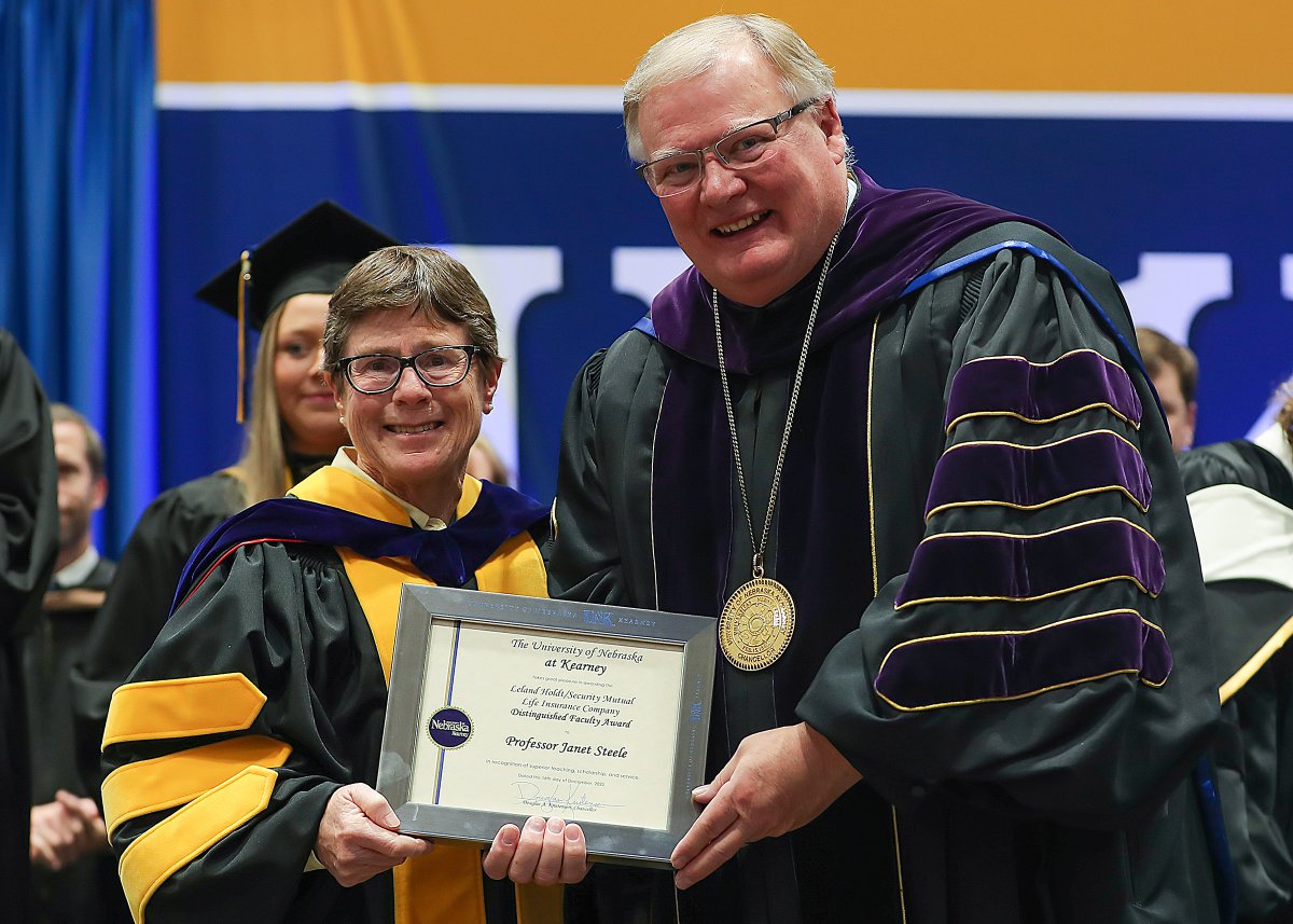 UNKearney's tweet photo. Biology professor Janet Steele was recognized Friday with the Leland Holdt/Security Mutual Life Distinguished Faculty Award.

STORY: https://t.co/YcV8E0Gdi9

#BeBlueGoldBold https://t.co/dvObHgt4zN