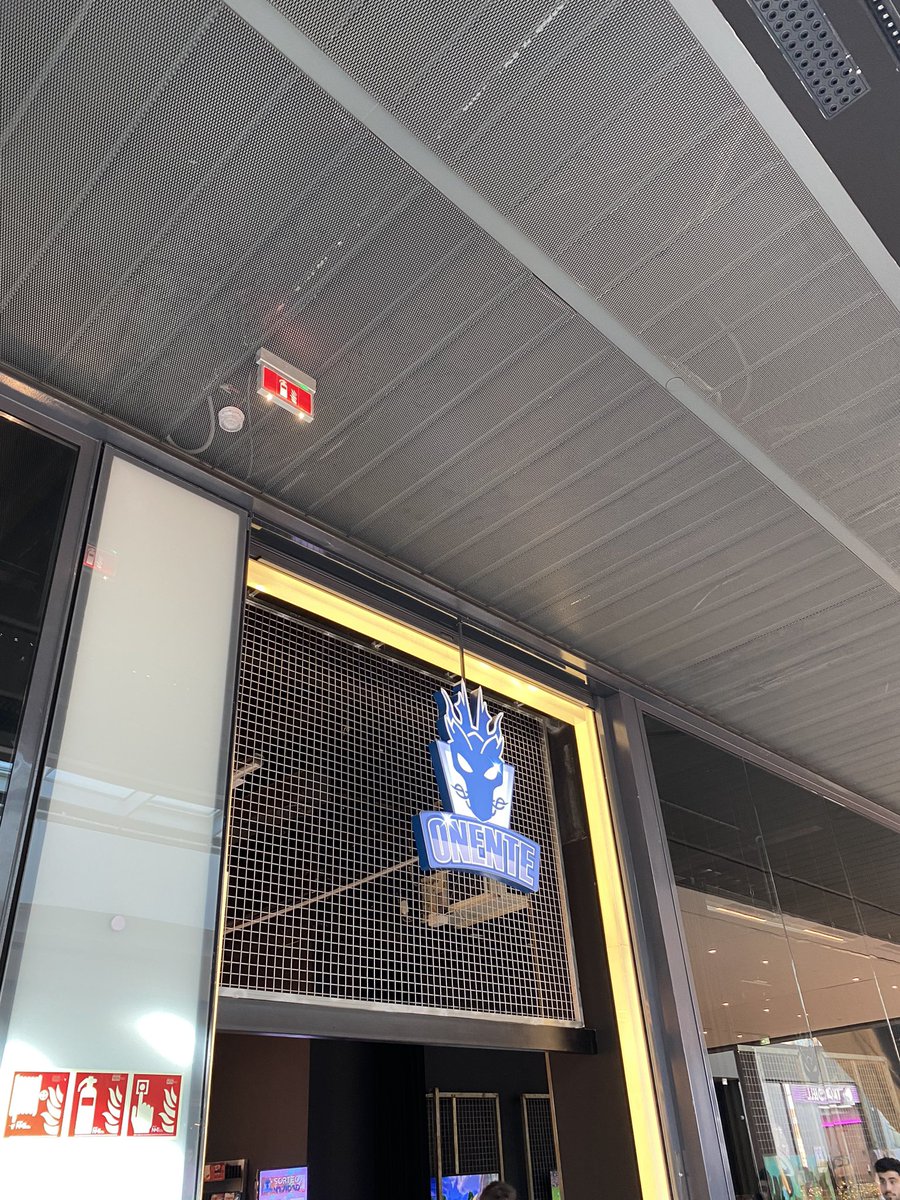 Buscando a Iago para que libere a los jugadores retenidos