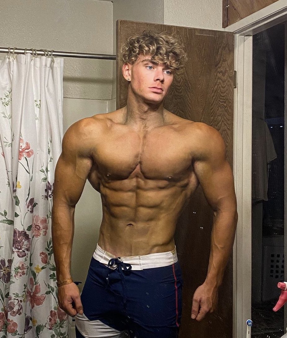 MUSCLE WORSHIP on Twitter