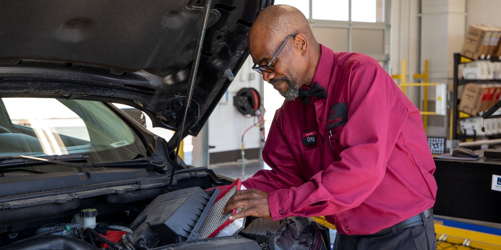 Winter weather is here and now is a great time to bring your vehicle into any Jiffy Lube of Indiana location for a FREE Winter Safety Inspection!  You can drive easy knowing we're checking the lights, wipers, tires, brakes and more!

#jiffylubeindy #jiffylubeofindiana #oilchange