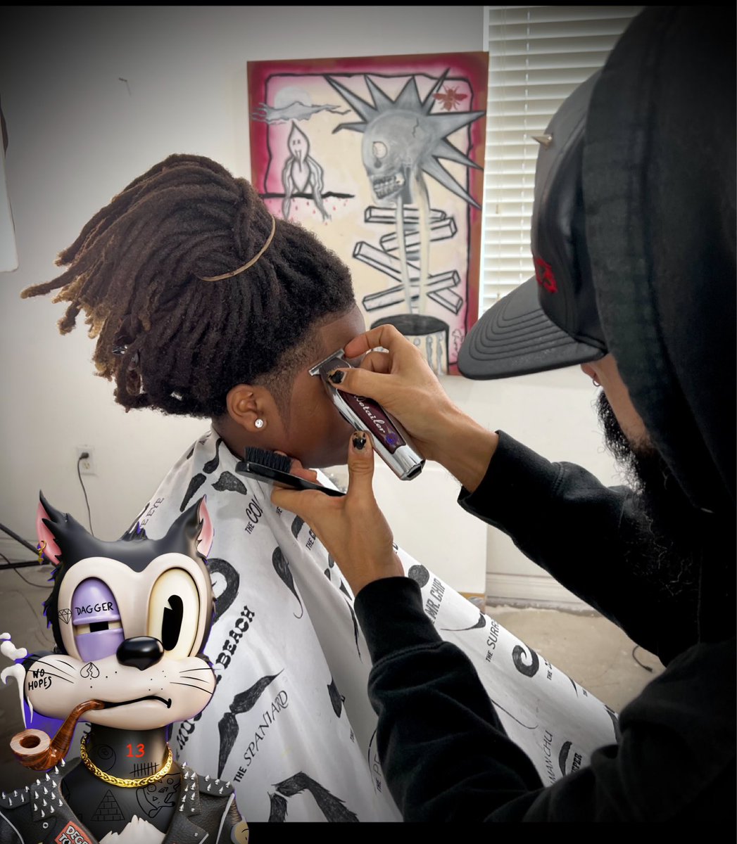 Daggerr13's tweet photo. GM⚡️😼
Don’t let today’s stress take you away from tomorrow’s blessings ✨🙏🏼
@DeathByDegens @Beardsnbabes #TOONZ #artist #stylist #barber #blessesd https://t.co/kDDxcvAQw4