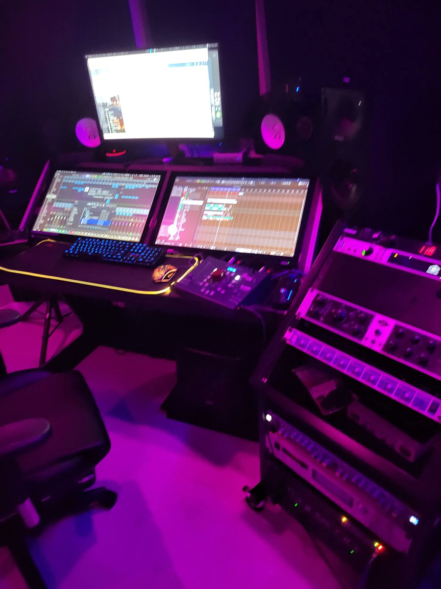 This is what dreams are made of 🎧

#rap #hiphop #music #rapper #trap #rapmusic #beats #hiphopmusic