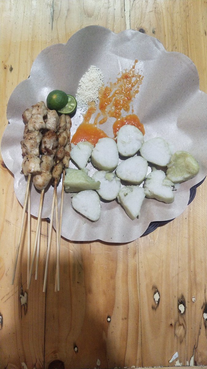 agdc10's tweet photo. Kerja, terus dagang beginian. https://t.co/7Izccd9NFC