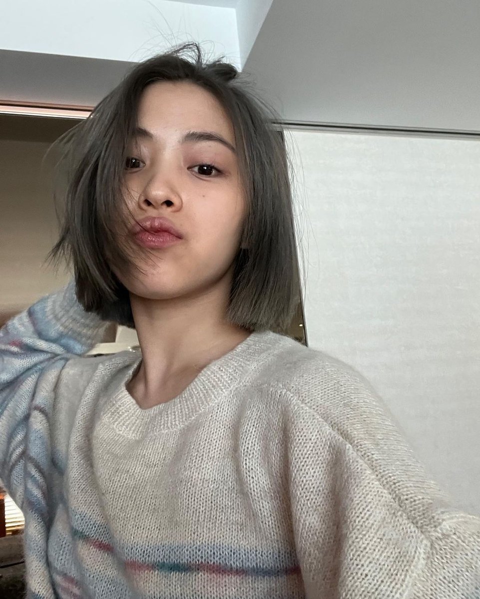 ITZY STAGRAM tweet media