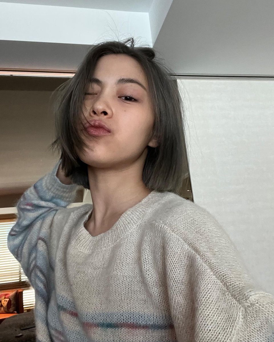 ITZY STAGRAM tweet media
