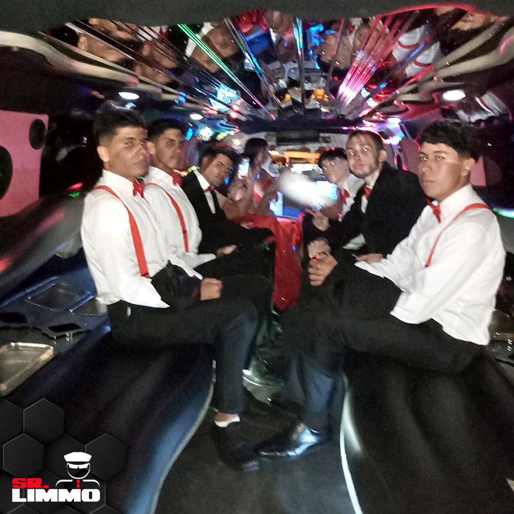 srlimmo's tweet photo. Colación de Alumnos del Colegio Virgen de la Candelaria de Capiata
Con la #PinkHummer de SR LIMMO una experiencia única e inolvidable 😎
#hummer #limmo #limousine #estudiantes #colacion https://t.co/R7Nz3YoxdX