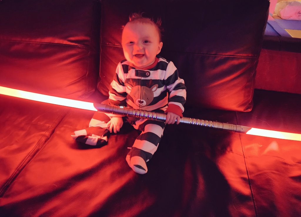 ShadowjoyMedic's tweet photo. Should... should I be worried that my daughter only wanted the red double bladed lightsaber? O.O https://t.co/CEj3KgkFb8