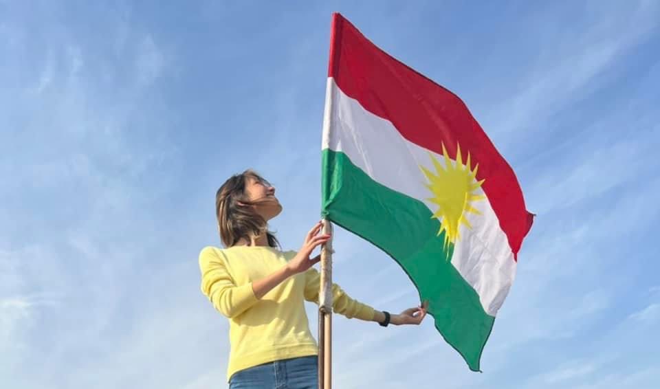 زیندووە قەت نانەوێ ئاڵاکەمان

#KurdistanFlagDay