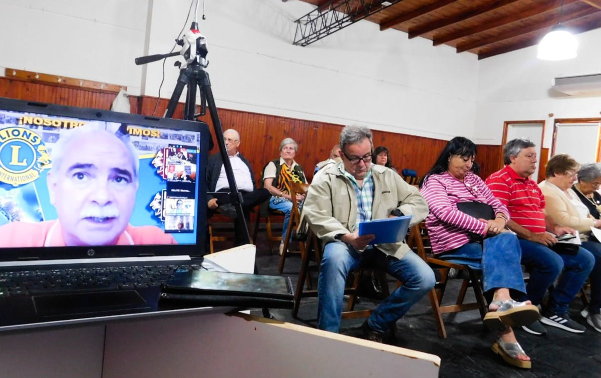 LeonesDistritO3's tweet photo. Segunda reunión de gabinete.
#WeServe #LionsClub #ReuniónDeGabinete #LeonismoArgentino #DistritoO3 https://t.co/Jf8TmTWHYM