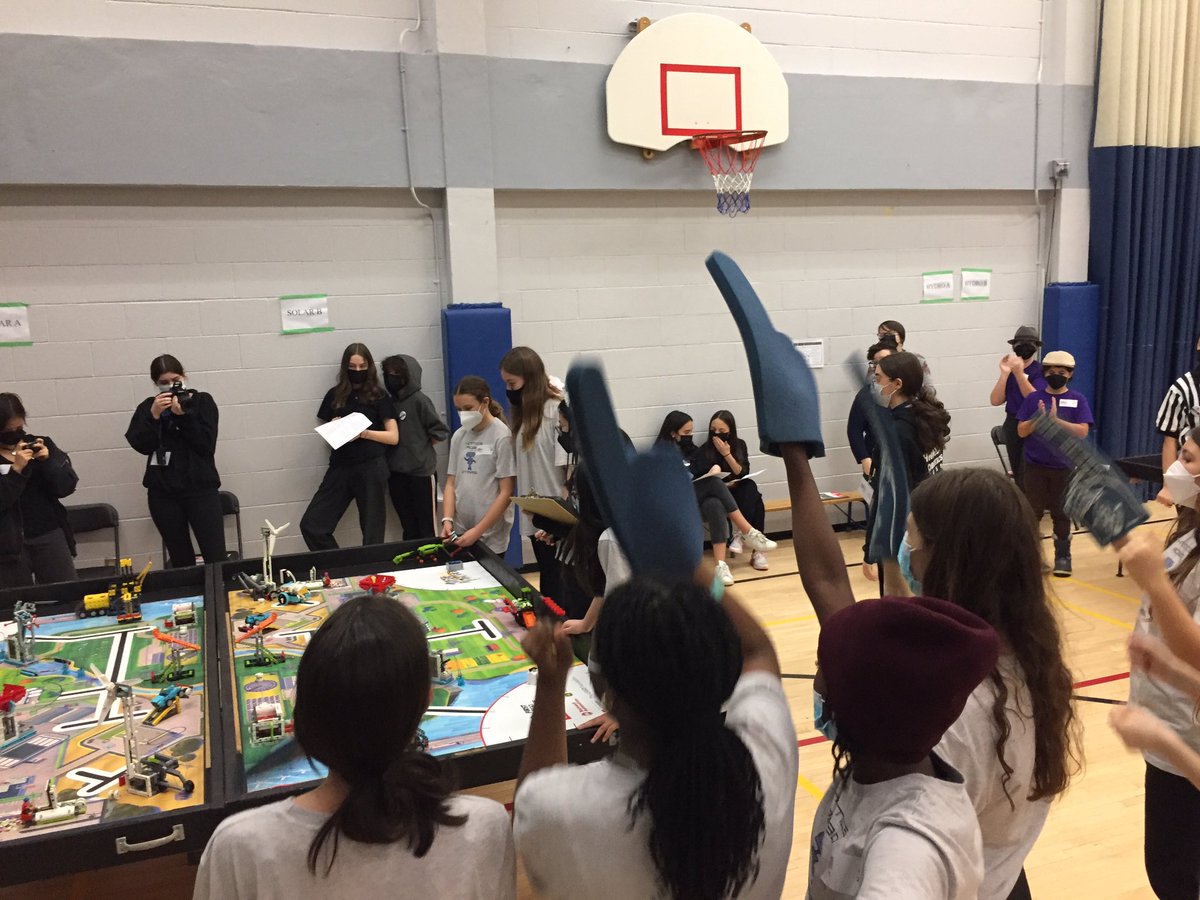 MsGuayHNMCS's tweet photo. Middle School Robotics Team 2824 is happy to be competing at the Qualifying Tournament @HNMCS 
Go Stars! https://t.co/Kzik5iZNud