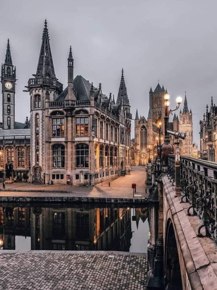 Architectolder's tweet photo. Ghent. If architecture was like this everywhere, the world would be a happier place. https://t.co/O6tFoW0mEo