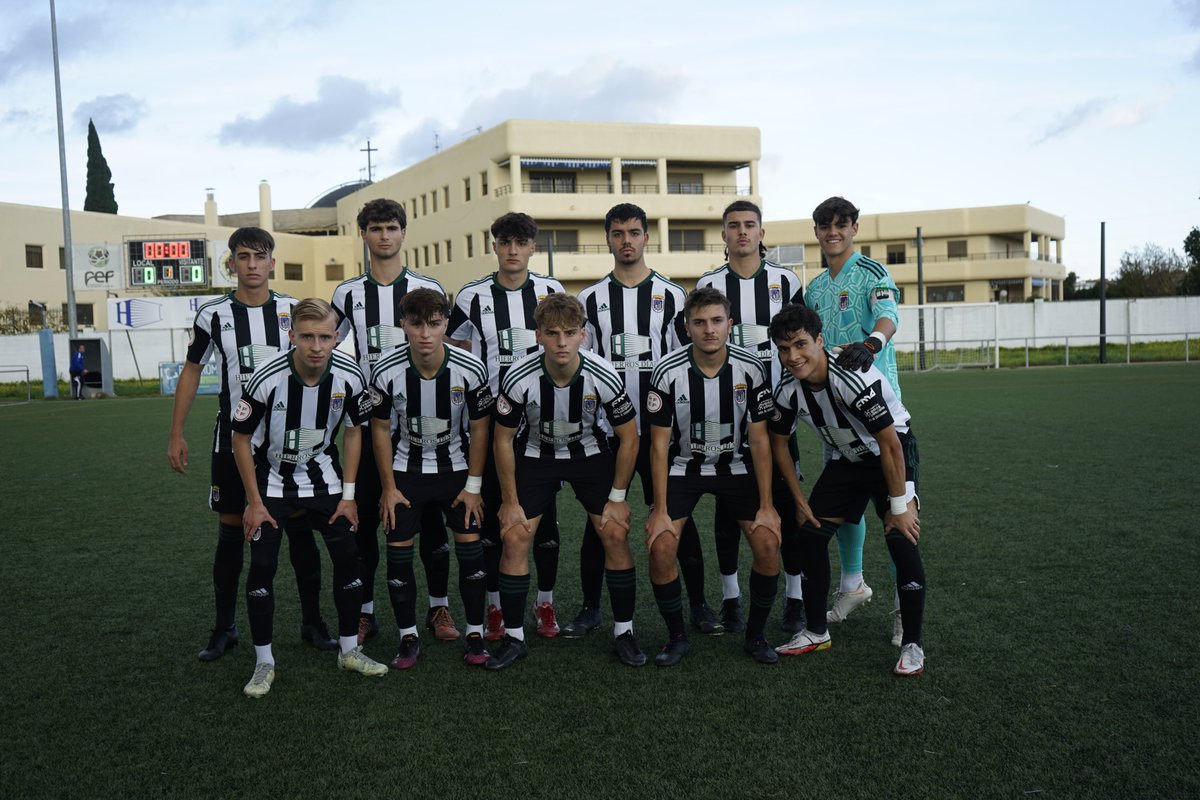1'⏱️|0-0| Comienza el partido en el Eusebio Bejarano. ¡Dale Badajoz!

#BadajozCultural #JuvenilDH #Dh5
