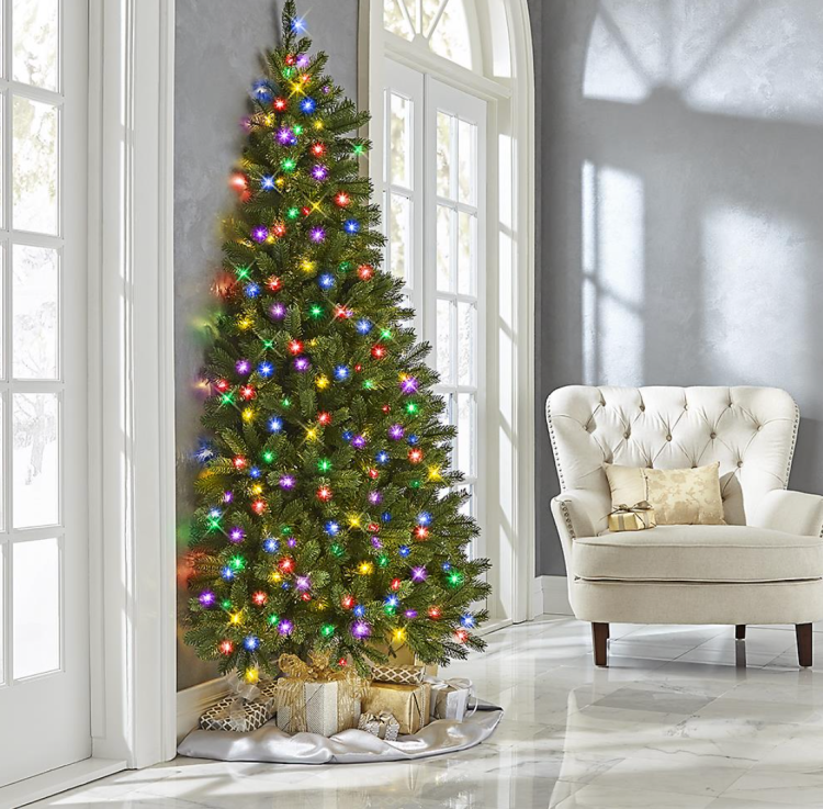 NaoCasanova's tweet photo. Si no tenéis espacio en casa para un árbol de Navidad, probad con el MEDIO ÁRBOL DE NAVIDAD contra la pared.

🎄/2 https://t.co/y92NDYfnz5