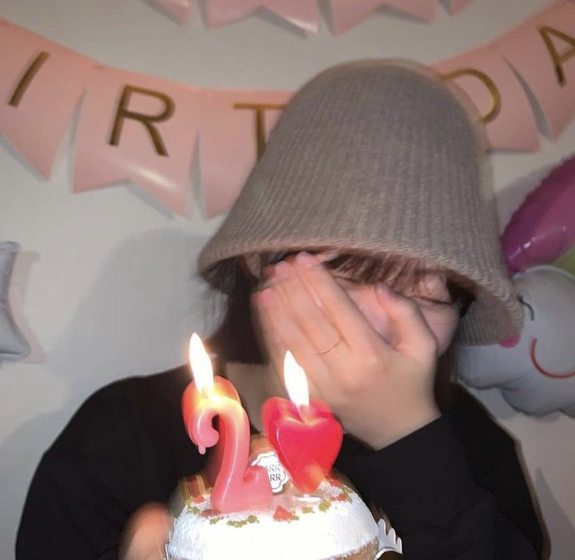 __011218__'s tweet photo. 보윤아 생일 축하해💜

#오늘은_뽀랑이_대장_생일
#앞으로도_오래보며_행복해윤 https://t.co/3oDOOx6y9b